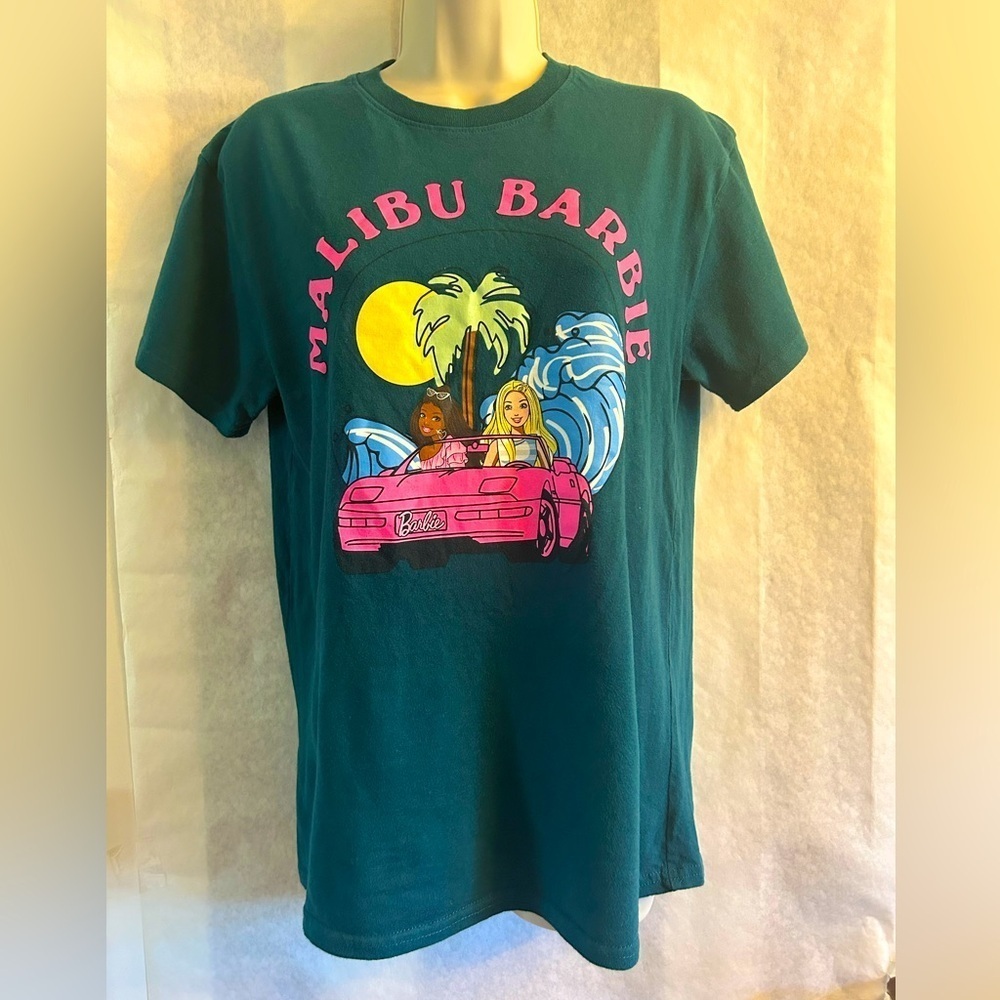 Mattel Malibu Barbie Graphic T-Shirt Sz-M.‎  AA19